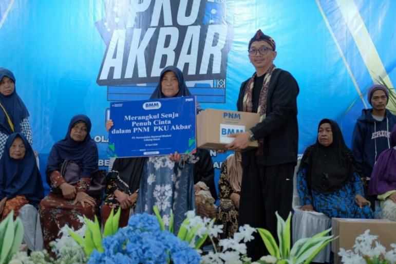 PNM Garut Hadirkan “Merangkul Senja Penuh Cinta”, Santuni Lansia Dhuafa di Garut Selatan